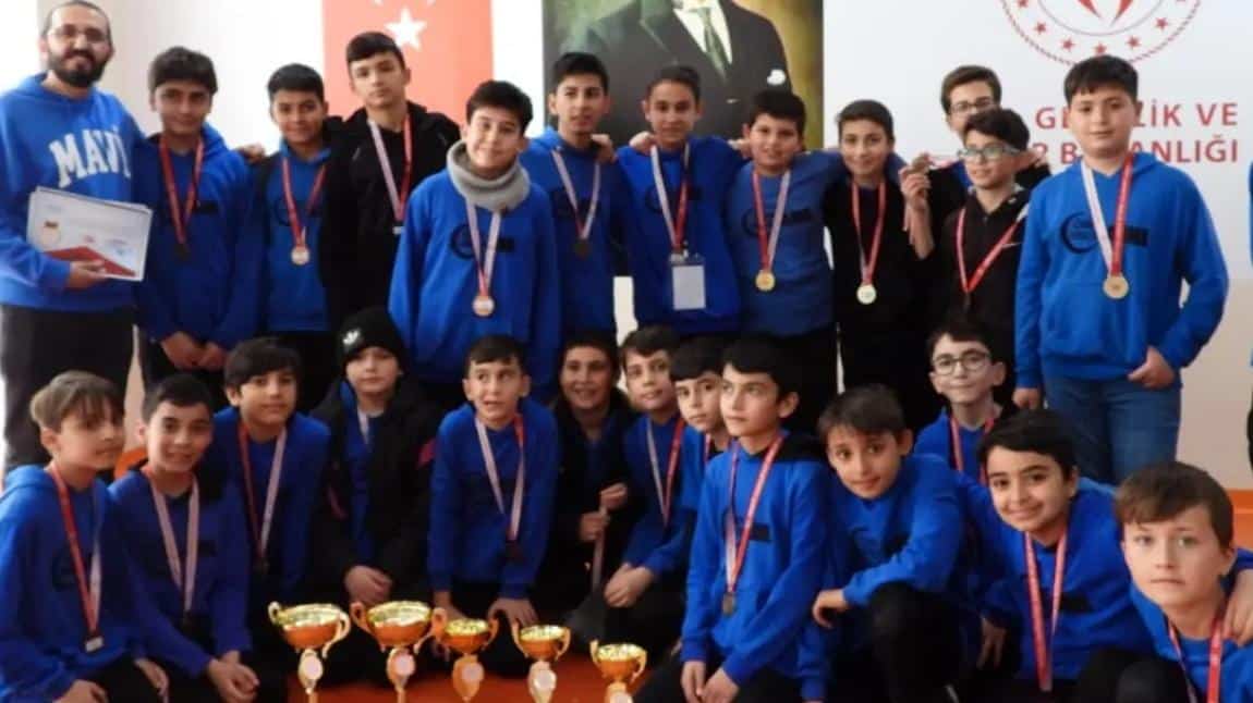 Okullararası Satranç Turnuvasında 5 Takımla 5 Kupa Kazandık.